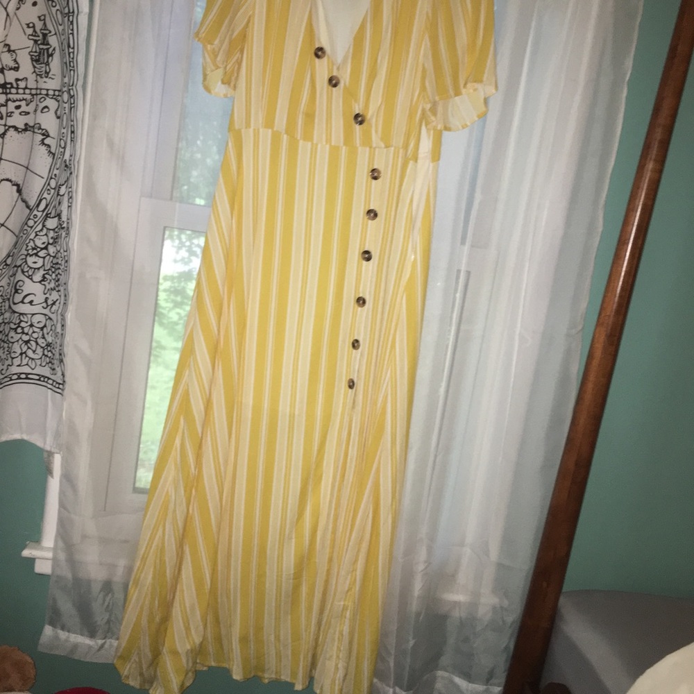 FRANCESCAS MAXI SLIT DRESS